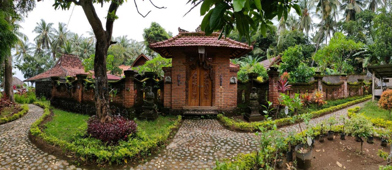 The Lumbung Tejakula Hotel Exterior photo