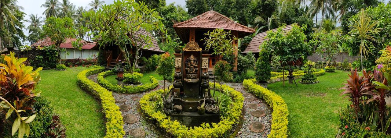 The Lumbung Tejakula Hotel Exterior photo