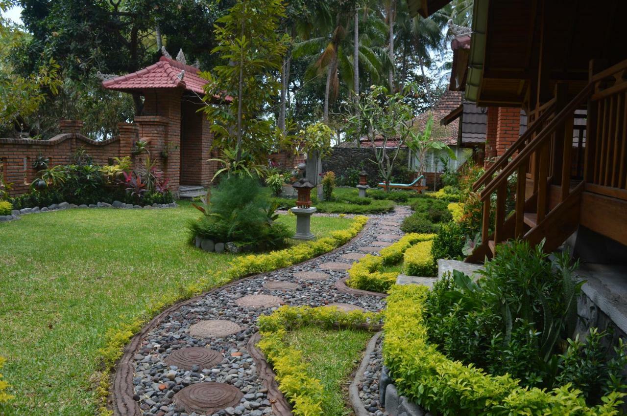 The Lumbung Tejakula Hotel Exterior photo